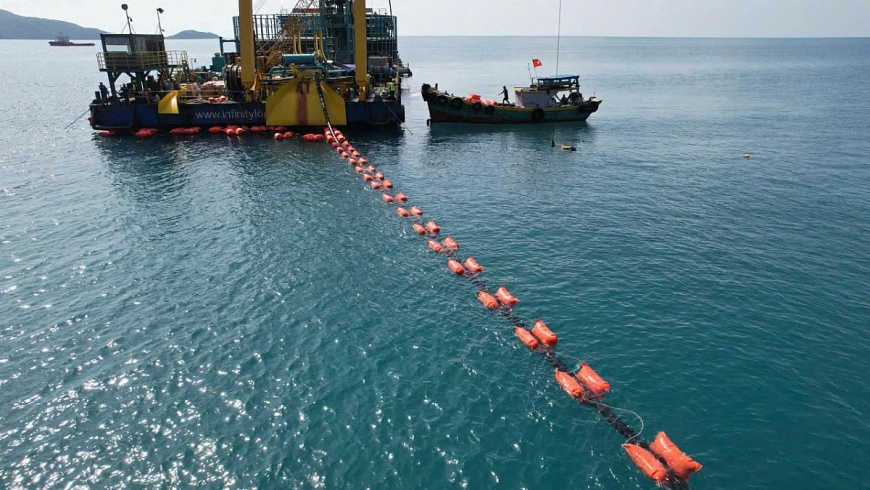 Đóng điện thành công Dự án cấp điện từ điện lưới quốc gia ra Côn Đảo