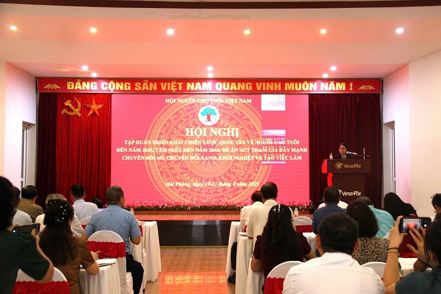 Quang cảnh hội nghị.