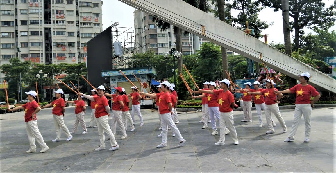 CLB Tự chăm sóc sức khoẻ Tân Xuân, phường Đông Ngạc luyện tập chuẩn bị tham gia Ngày hội sức khỏe NCT năm 2025