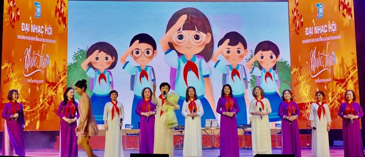 Tốp ca Hoạ mi trong Đại nhạc hội Khúc Hạ