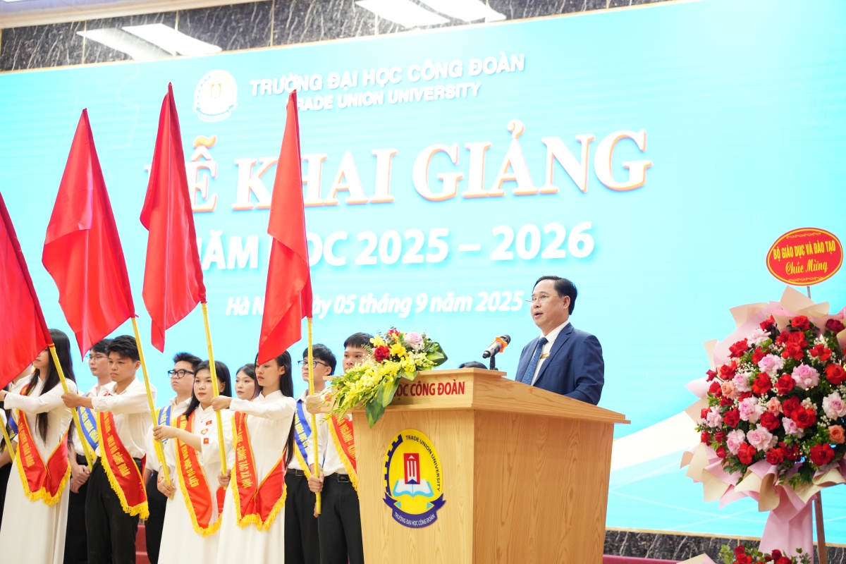 PGS.TS Lê Mạnh Hùng - Hiệu trưởng Trường Đại học Công đoàn phát biểu