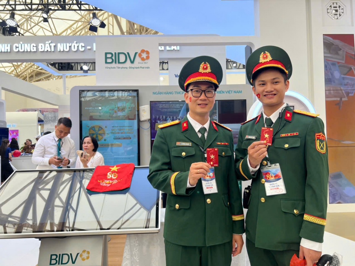 Gần 10 ngàn người ghé thăm gian hàng BIDV tại triển lãm 80 năm Thành tựu Đất nước