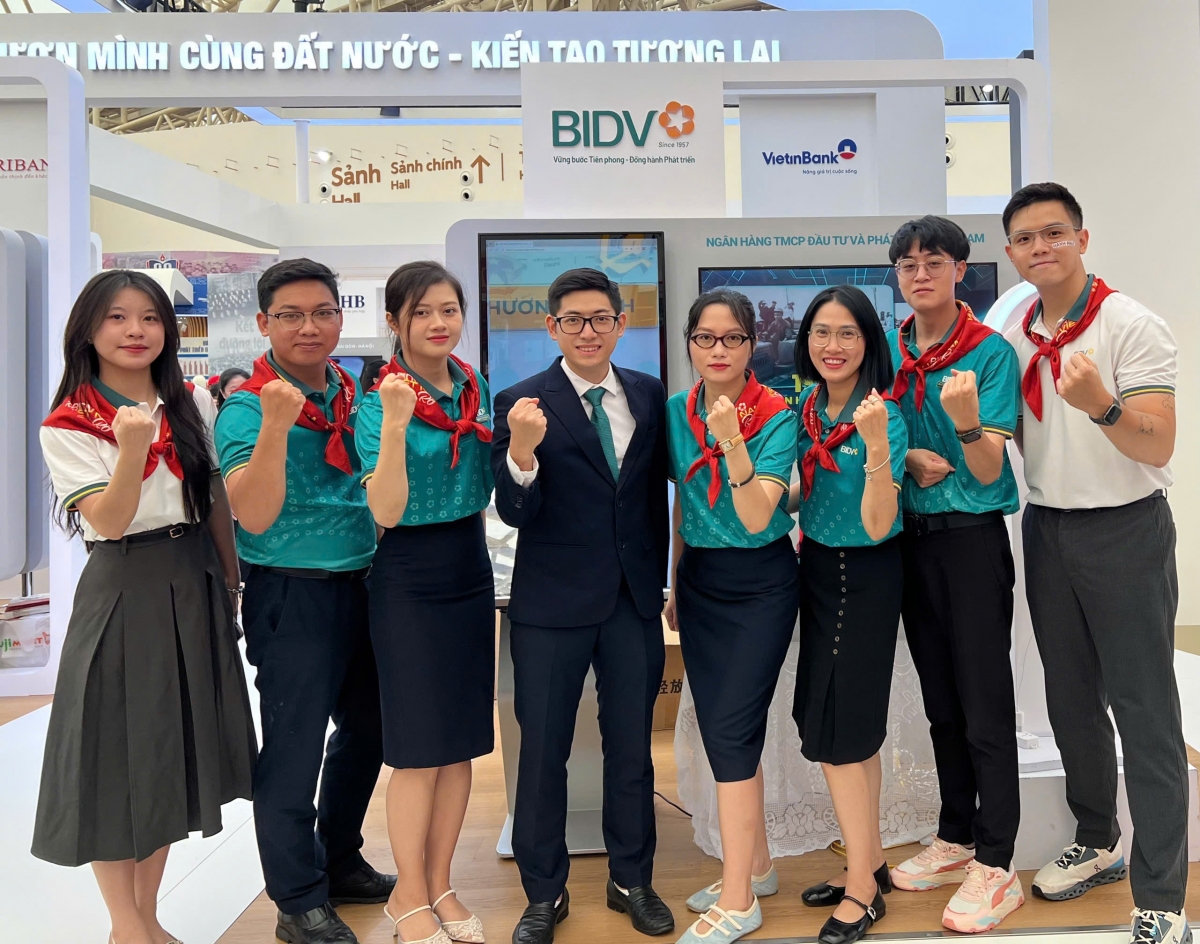 Gần 10 ngàn người ghé thăm gian hàng BIDV tại triển lãm 80 năm Thành tựu Đất nước