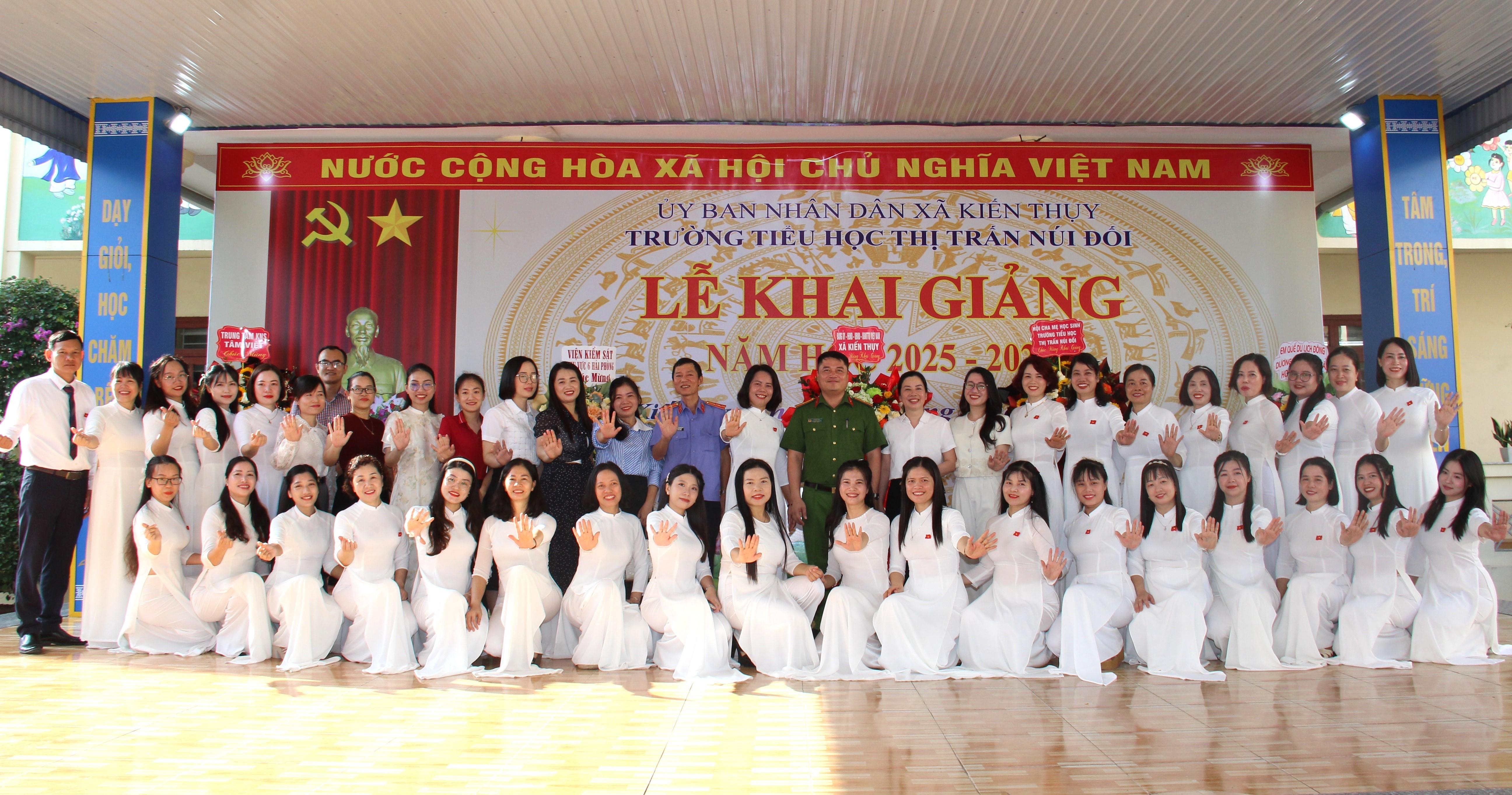 Trường Tiểu học Thị trấn Núi Đối bước vào năm học mới 2025–2026 cùng khát vọng nâng tầm chất lượng giáo dục, phát triển toàn diện học sinh, góp phần vào sự nghiệp trồng người và sự phát triển bền vững của địa phương.