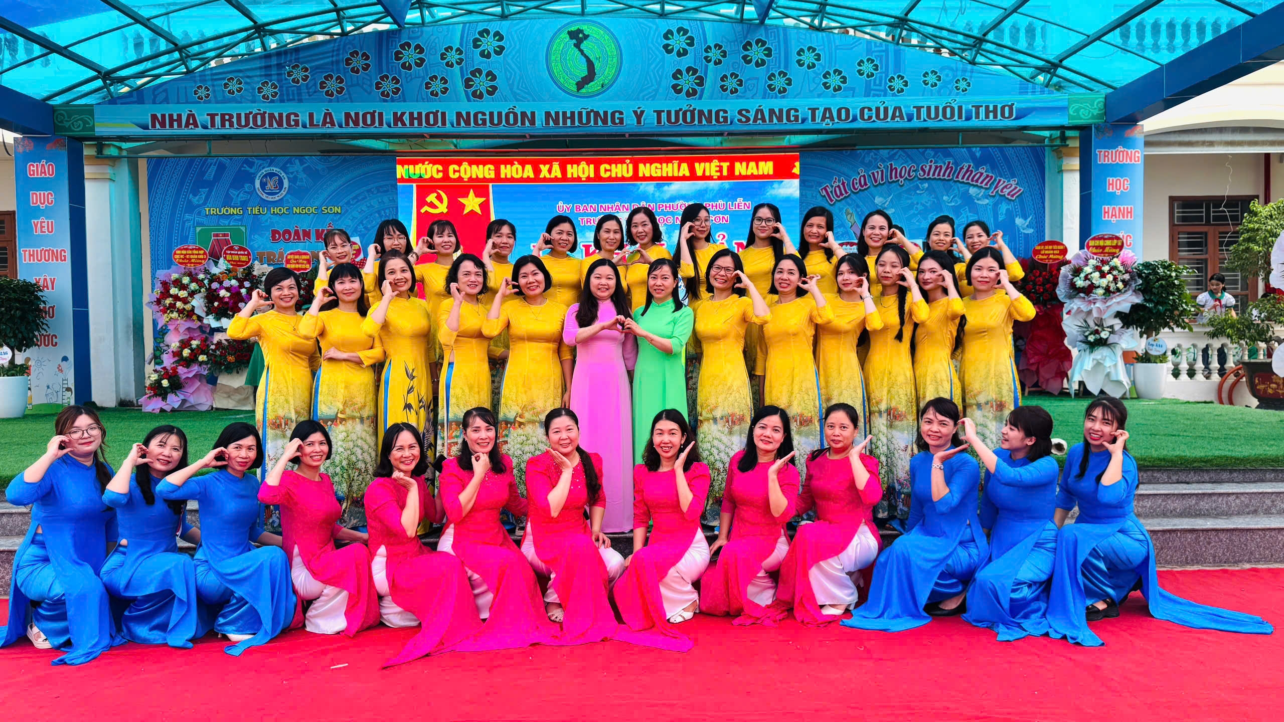 Buổi lễ diễn ra trang trọng, ấm áp, khởi đầu cho một năm học mới với nhiều niềm tin và kỳ vọng.