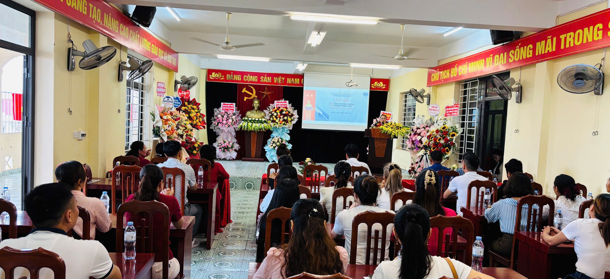 Quang cảnh buổi Lễ khai giảng.