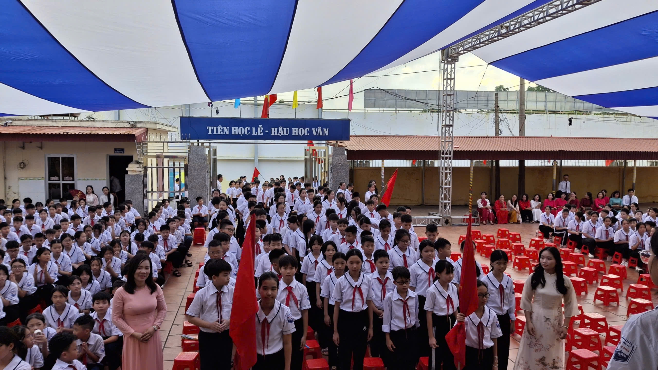 Quang cảnh buổi Lễ.