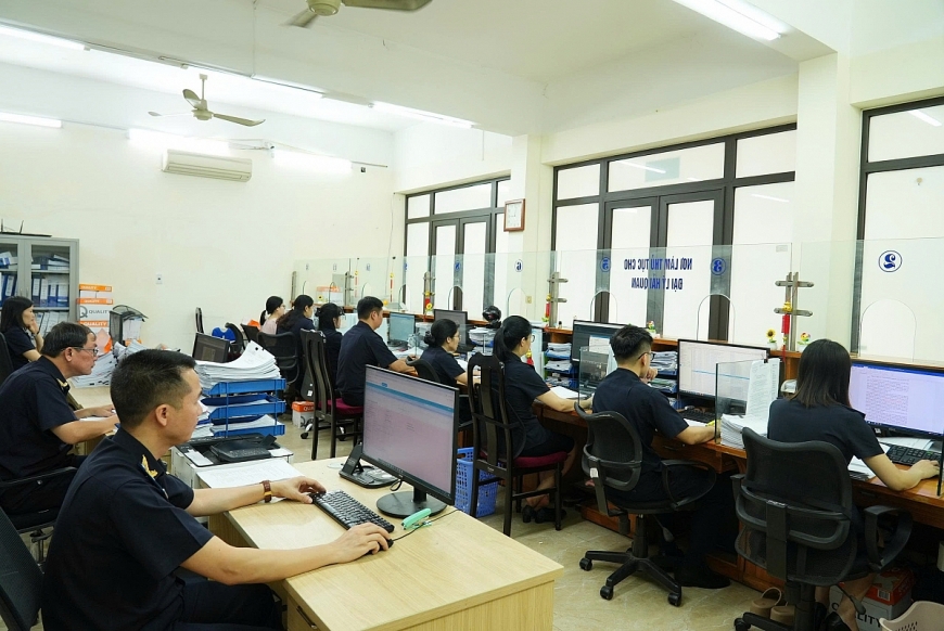 Cán bộ của Hải quan Việt Nam luôn ý thức việc trao dồi kiến thức, kỹ năng, nghiệp vụ để phục vụ người dân cũng như doanh nghiệp được tốt hơn.