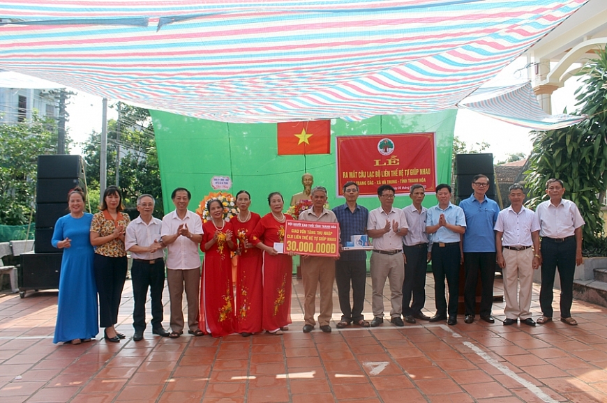 Ra mắt CLB Liên thế hệ tự giúp nhau thôn Trang Các