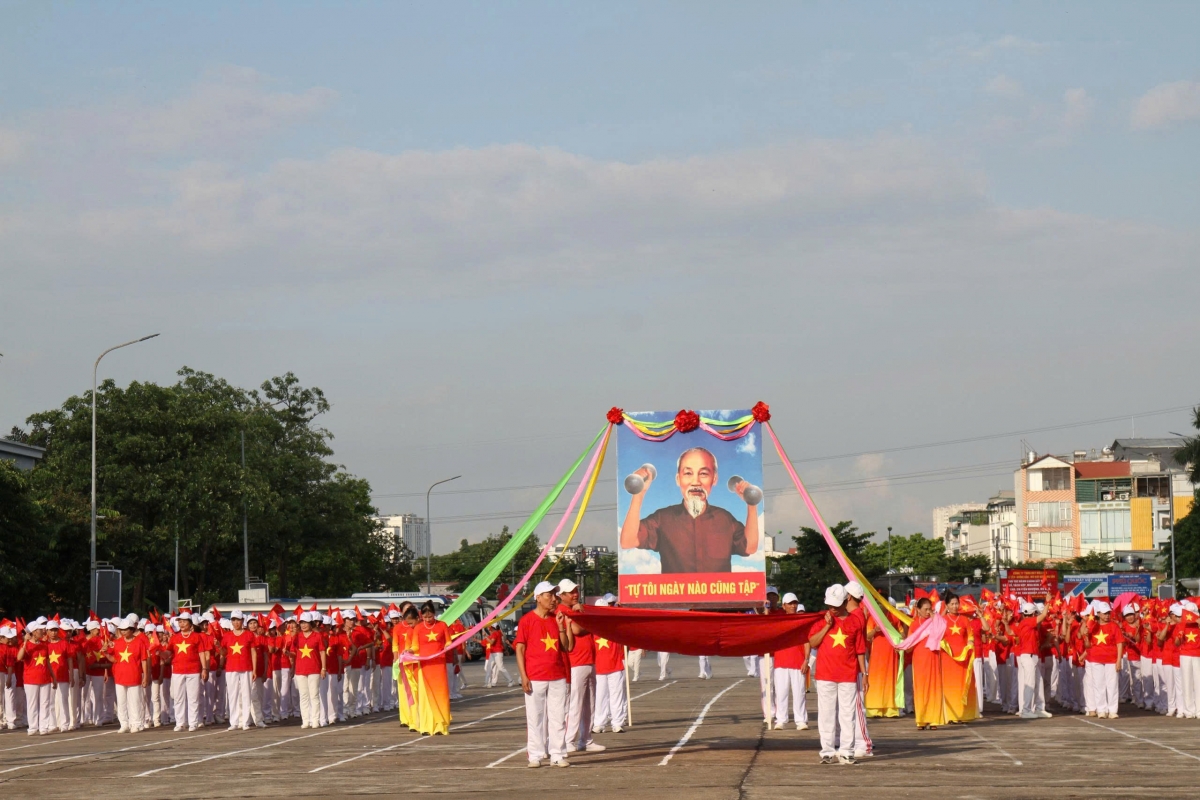 Gắn kết cộng đồng, chăm sóc sức khỏe toàn dân, lan tỏa tinh thần sống vui, sống khỏe