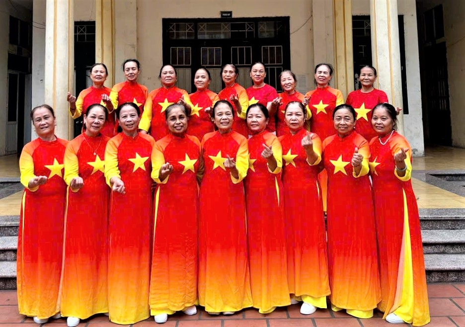 Các thành viên CLB tự chăm sóc sức khỏe Táo Đỉnh