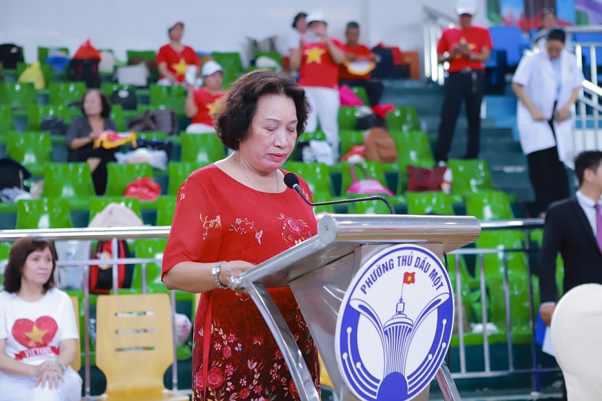 Bà Hoàng Thị Yến, Ủy viên Hội đồng Thể dục Dưỡng sinh Việt Nam, Phụ trách Thể dục Dưỡng sinh khu vực 2 ( Chủ tịch TDDS tỉnh Bình Dương cũ)