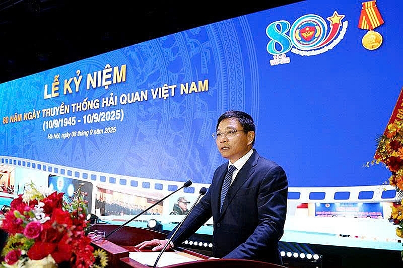 Bộ trưởng Bộ Tài chính Nguyễn Văn Thắng phát biểu tại buổi lễ.