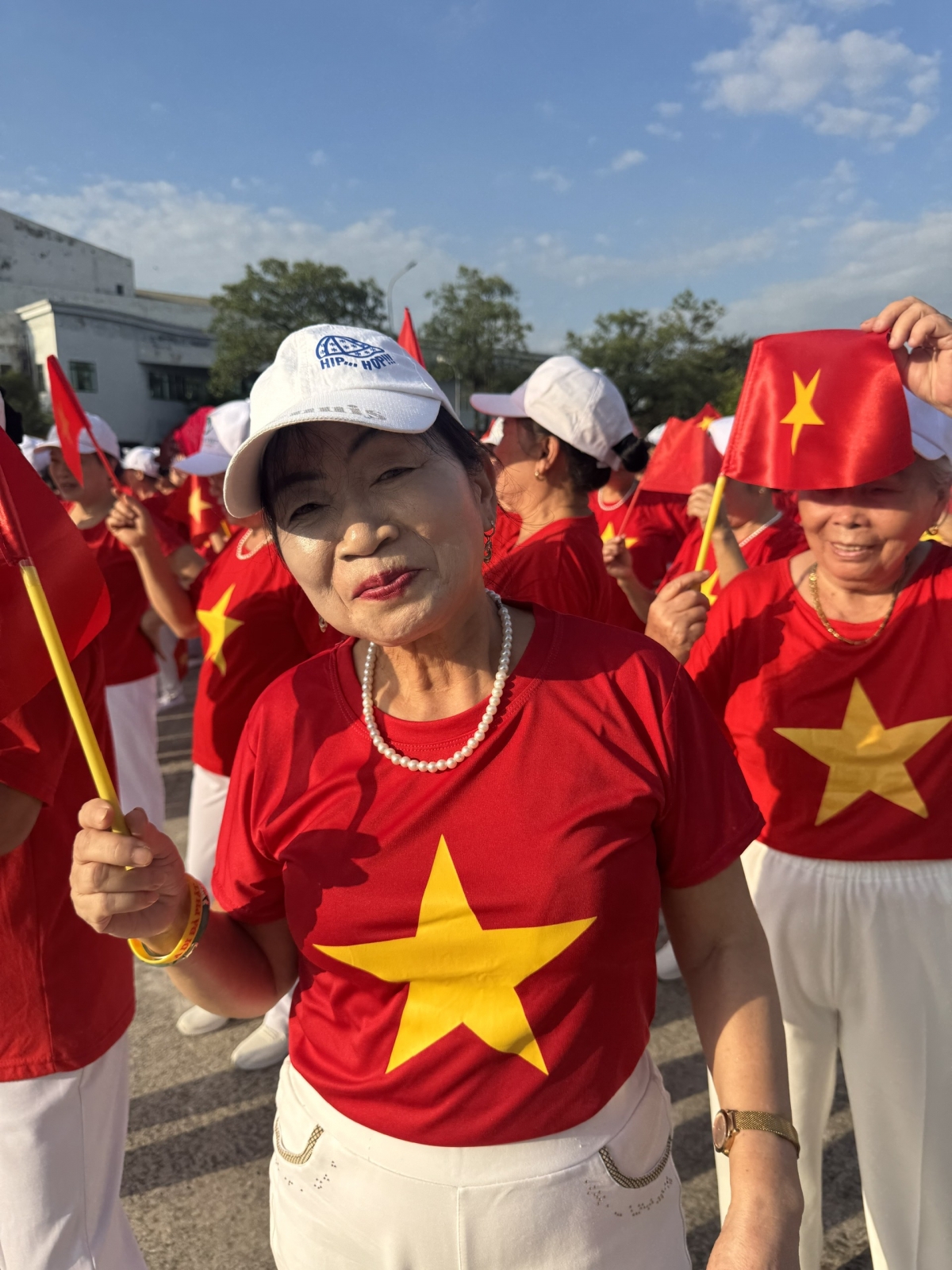 Bà Hoàng Thị Cúc