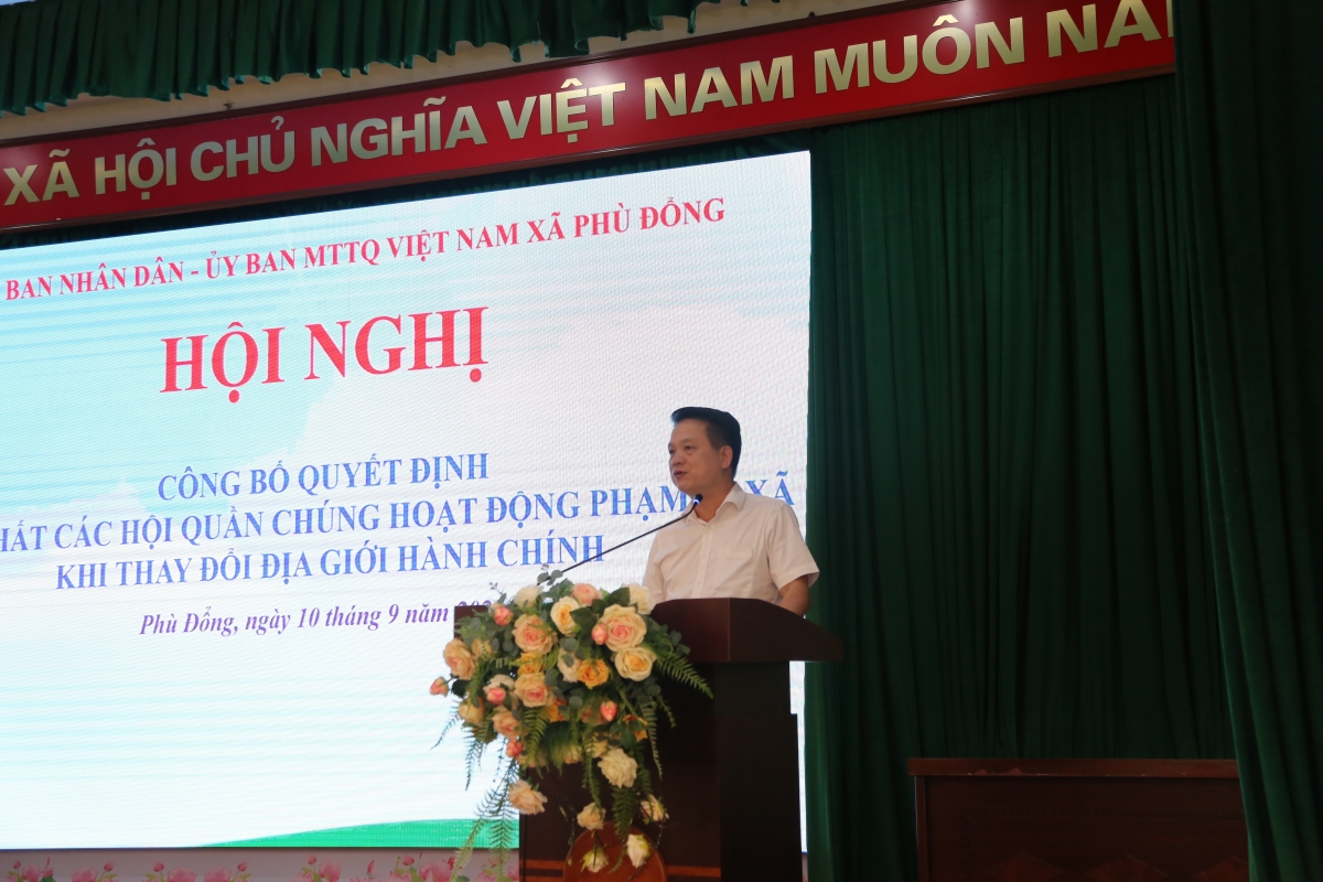 Phó Chủ tịch UBND xã Phù Đổng Nguyễn Đình Quang phát biểu Phó Chủ tịch UBND xã Phù Đổng Nguyễn Đình Quang phát biểu