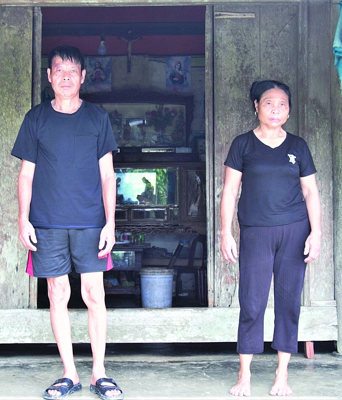 Cần lắm sự sẻ chia, hỗ trợ gia đình có 2 con bị tàn tật vì trọng bệnh