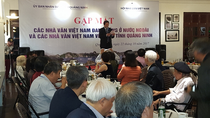 Tiếp đón và giao lưu với hơn 60 nhà văn là người Việt Nam đang sinh sống ở 30 quốc gia và vùng lãnh thổ trên thế giới