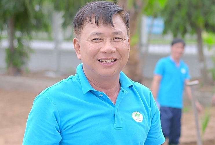 Làm giàu từ cây dừa quê hương