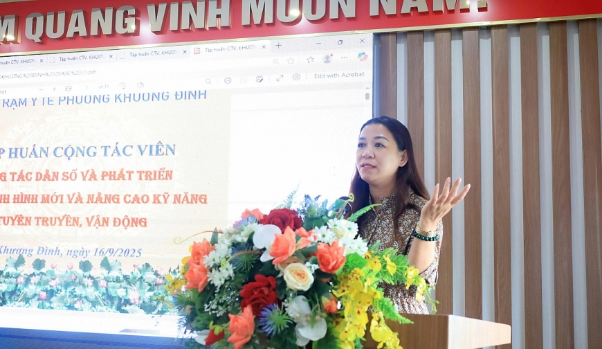 Thạc sĩ Đặng Thị Hải - Trung tâm đào tạo bồi dưỡng Cục Dân số, Bộ Y tế là giảng viên lớp tập huấn