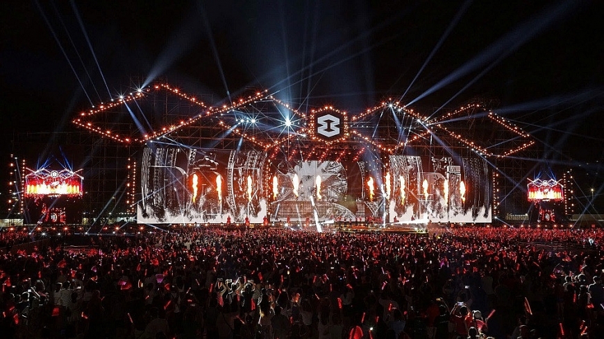 Đại nhạc hội quốc tế “8Wonder: Moments of Wonder 2025” thu hút hơn 50.000 khán giả