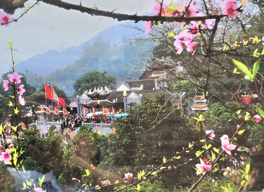  Một góc quần thể di tích lịch sử quốc gia đặc biệt Đền Cửa Ông khi mùa xuân về. (Ảnh: Ban Quản lý Di tích).