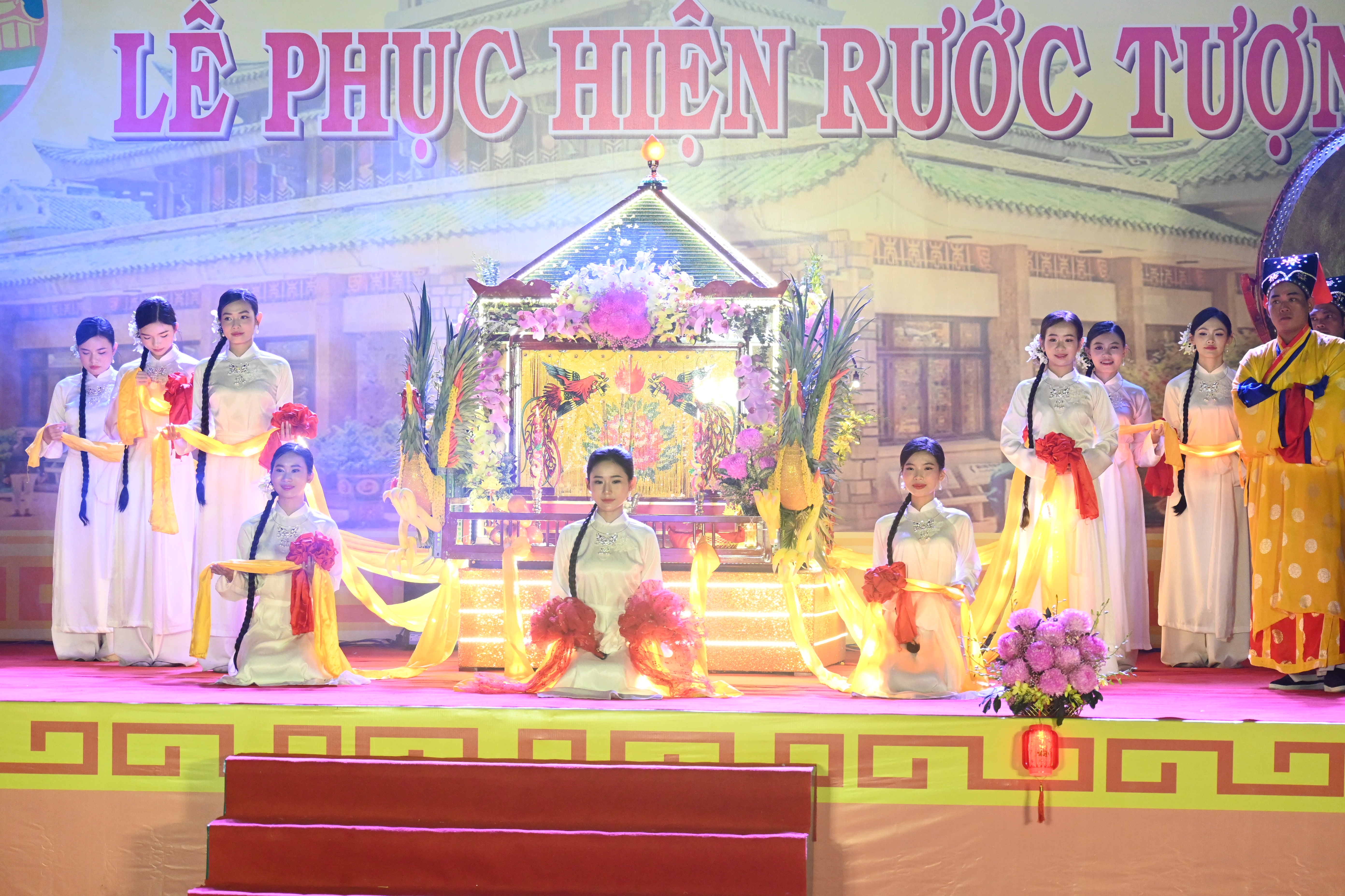 Hành hương Chùa Bà Châu Đốc: Điểm du lịch tâm linh hấp  người cao tuổi