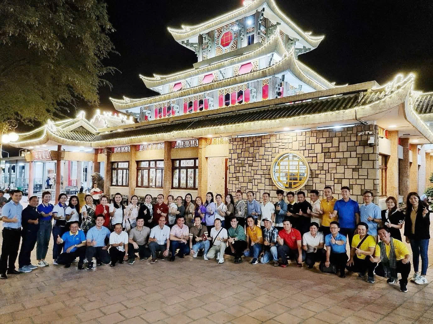 Hành hương Chùa Bà Châu Đốc: Điểm du lịch tâm linh hấp  người cao tuổi