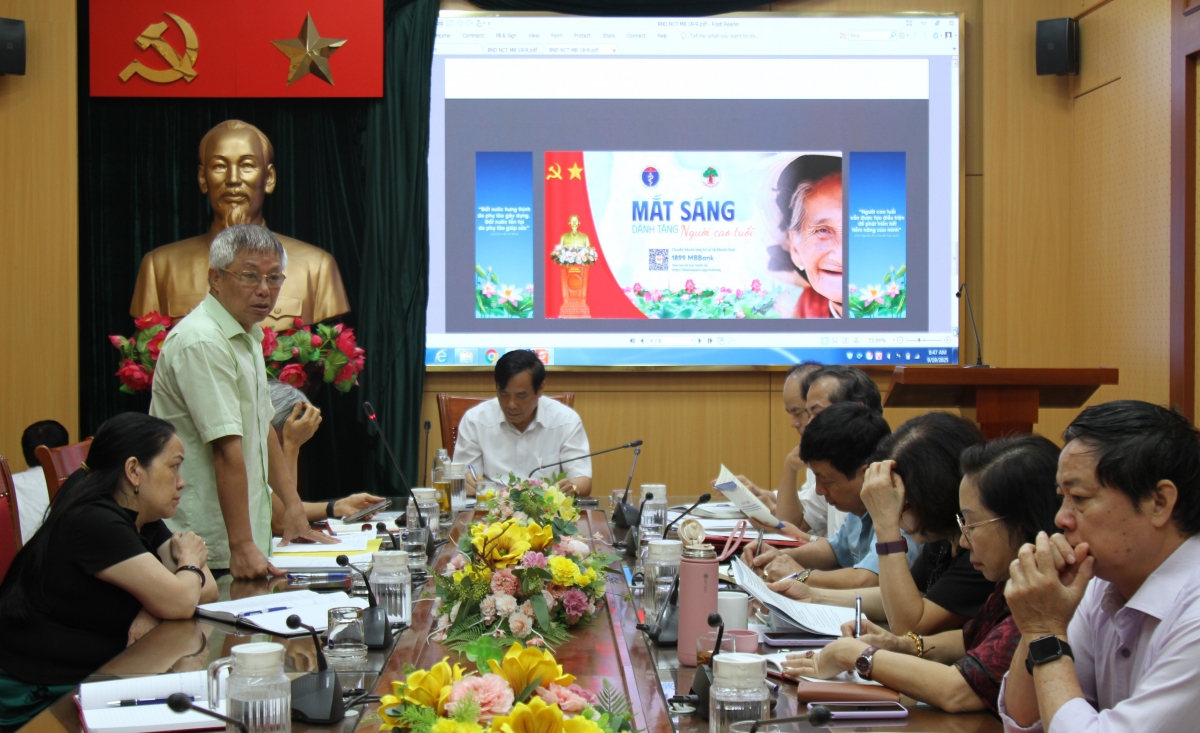 Đồng chí Nguyễn Xuân Lập, Trưởng Ban Chăm sóc Người cao tuổi phát biểu