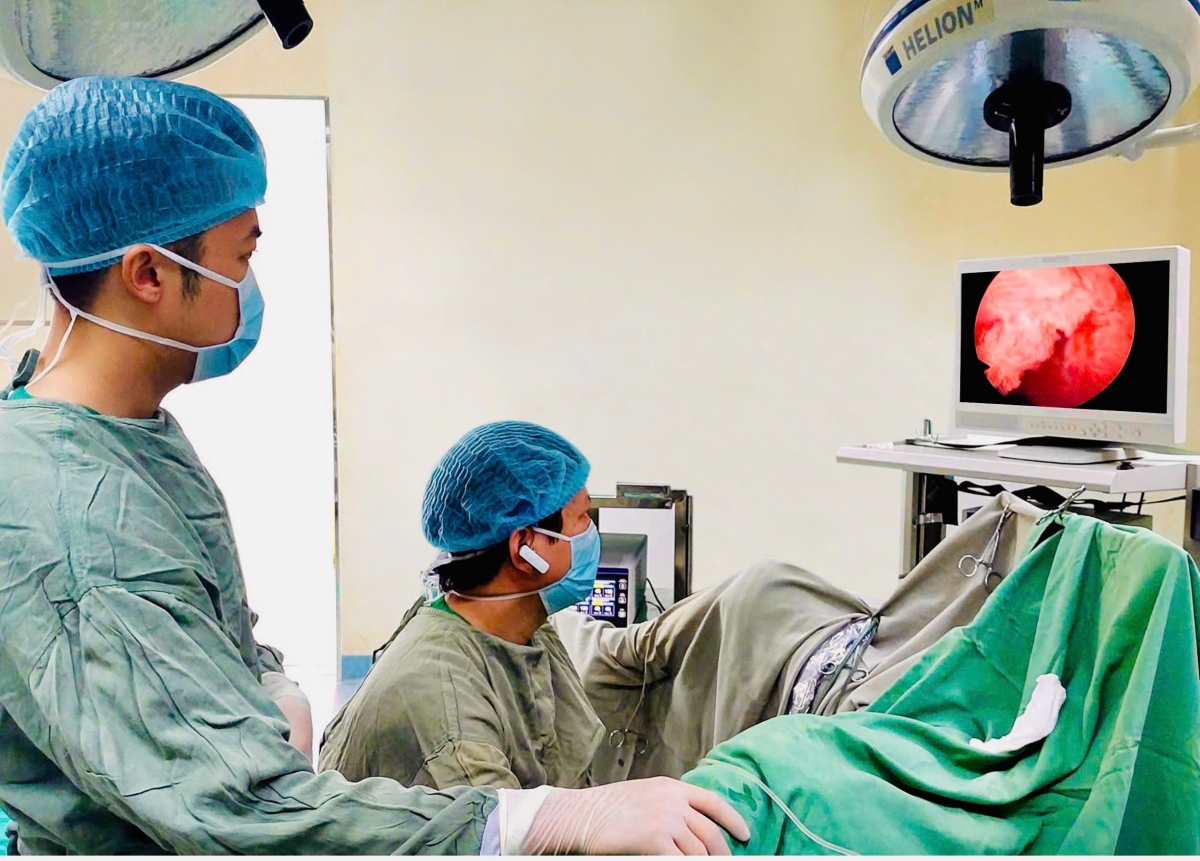 Bệnh viện quân y 4 phẫu thuật thành công u bàng quang cho bệnh nhân 100 tuổi