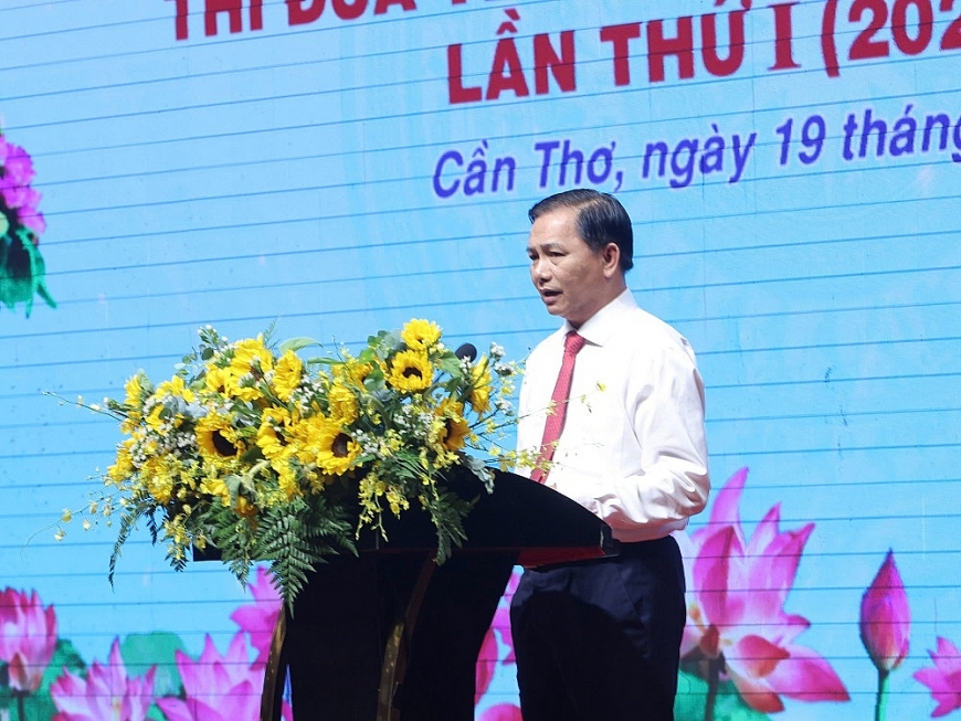 Chủ tịch UBND TP. Cần Thơ Trần Văn Lâu, Chủ tịch Hội đồng Thi đua - Khen thưởng phát biểu tại Đại hội thi đua yêu nước lần thứ I