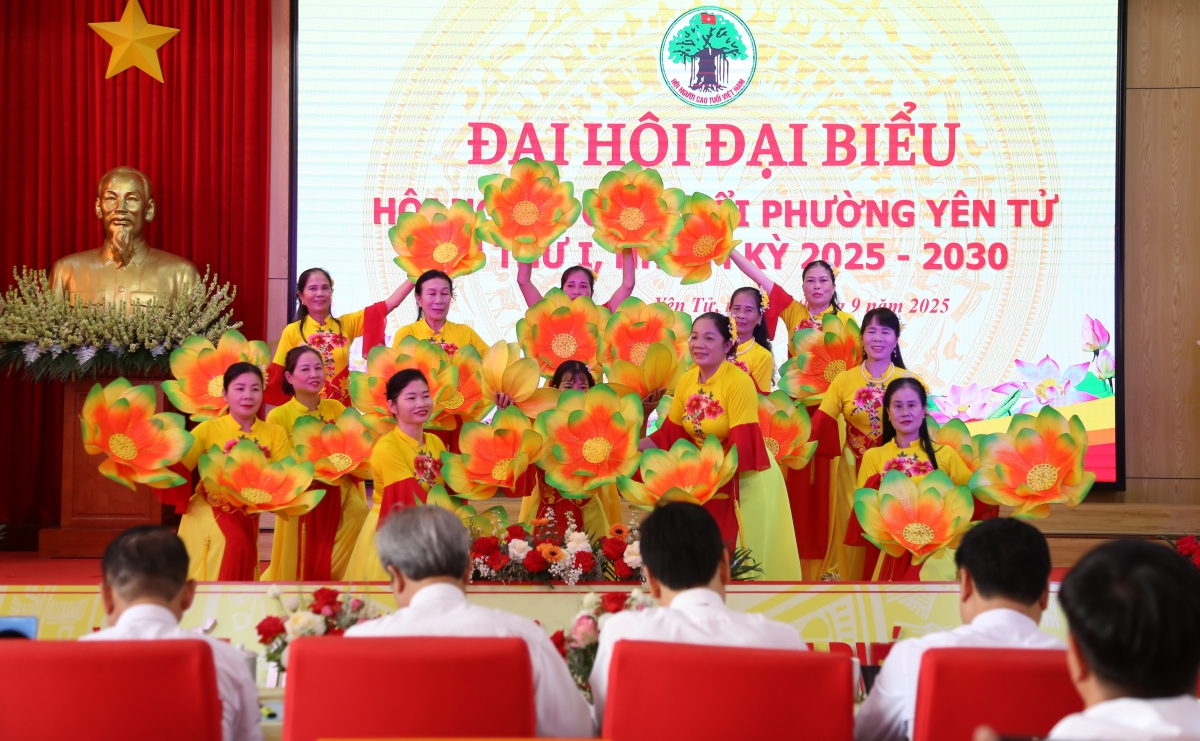 Tiết mục văn nghệ chào mừng Đại hội