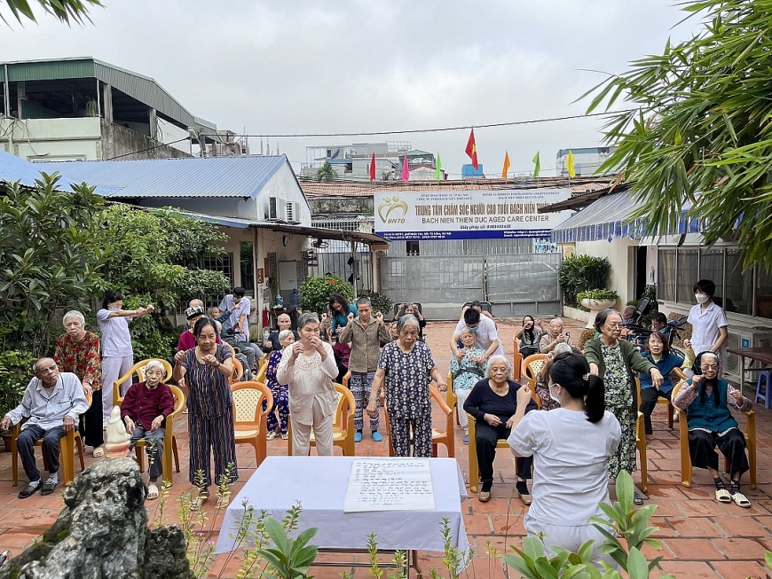 Người cao tuổi được chăm sóc sức khoẻ tại các Viện Dưỡng lão  chuyên nghiệp