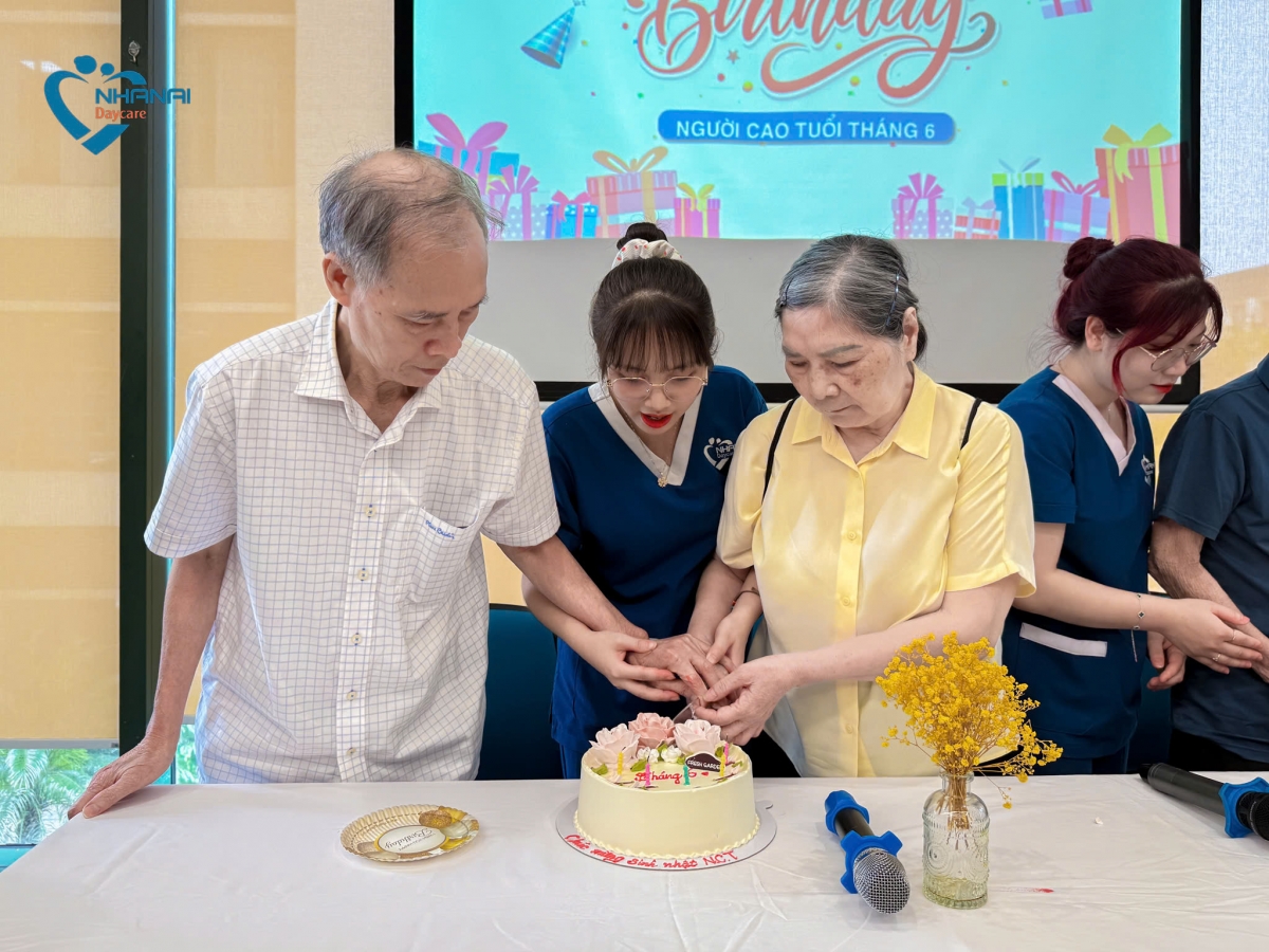 Sinh nhật NCT tại Trung tâm Chăm sóc NCT Nhân Ái