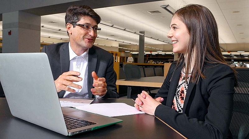 Cố vấn chuyên môn công ty xây dựng không hưu trí