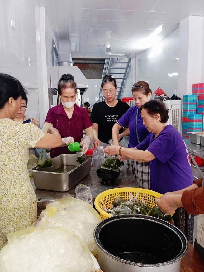 Những người lan tỏa yêu thương bằng những suất cơm không đồng ở Thanh Hóa