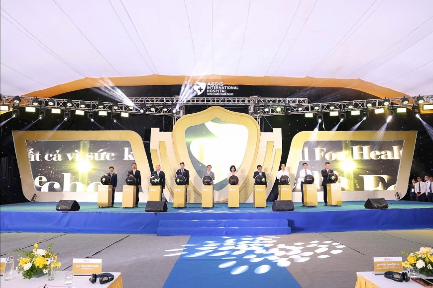 Thứ trưởng Bộ Y tế Trần Văn Thuấn phát biểu tại lễ khởi công