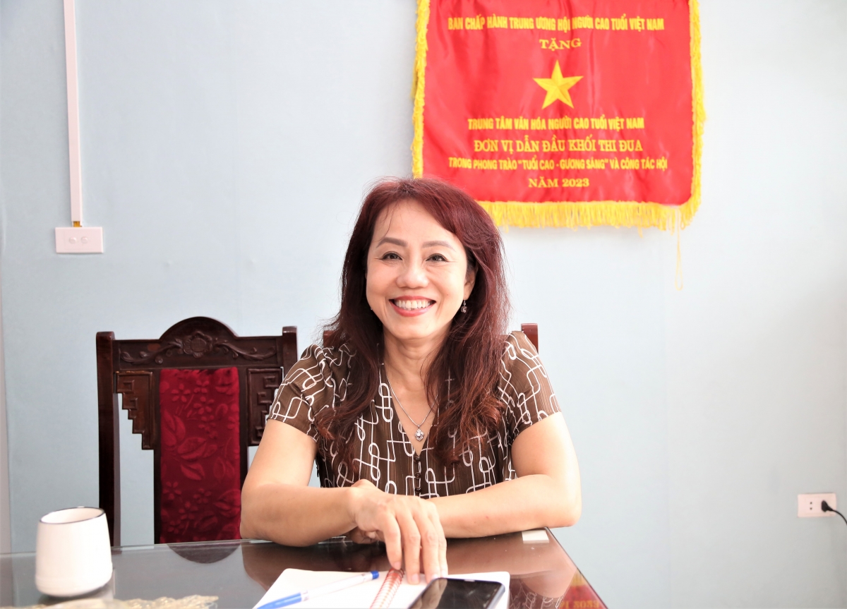 Ca sĩ Lê Minh Ngọc, cao tuổi vẫn cháy bỏng đam mê nghệ thuật