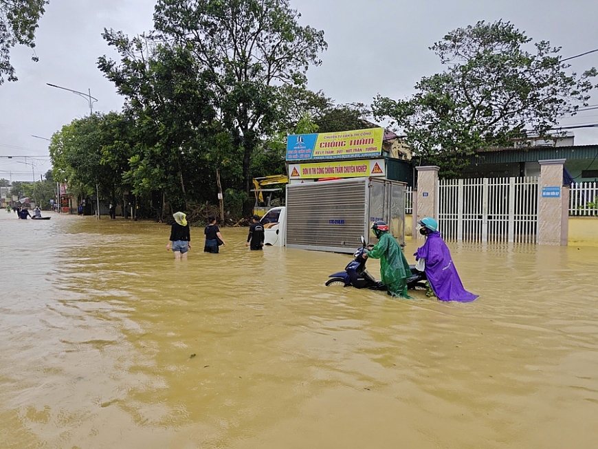 Hơn 4.000 ngôi nhà ở Thanh Hóa ngập nước