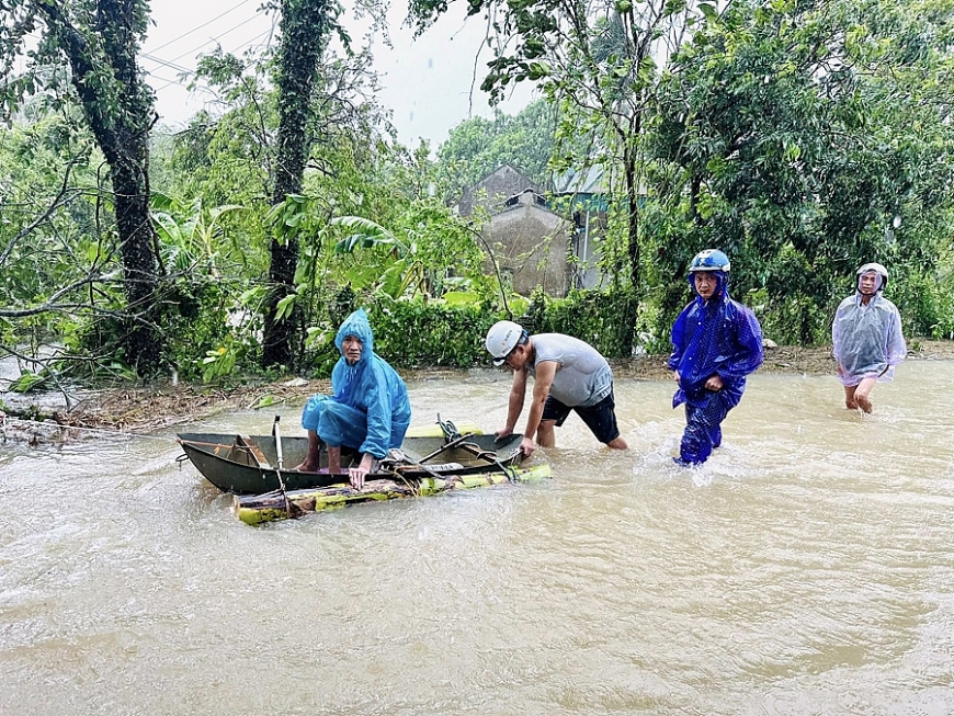 Hơn 4.000 ngôi nhà ở Thanh Hóa ngập nước