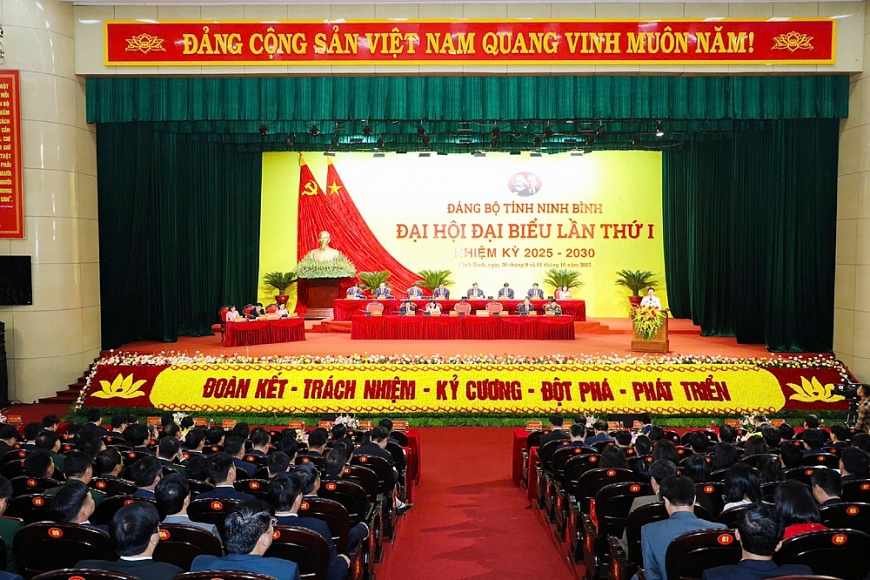 Phát huy sức mạnh đại đoàn kết, phấn đấu xây dựng Ninh Bình trở thành thành phố trực thuộc Trung ương