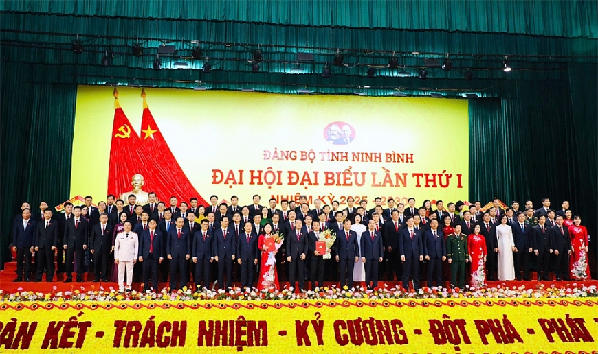 Phát huy sức mạnh đại đoàn kết, phấn đấu xây dựng Ninh Bình trở thành thành phố trực thuộc Trung ương