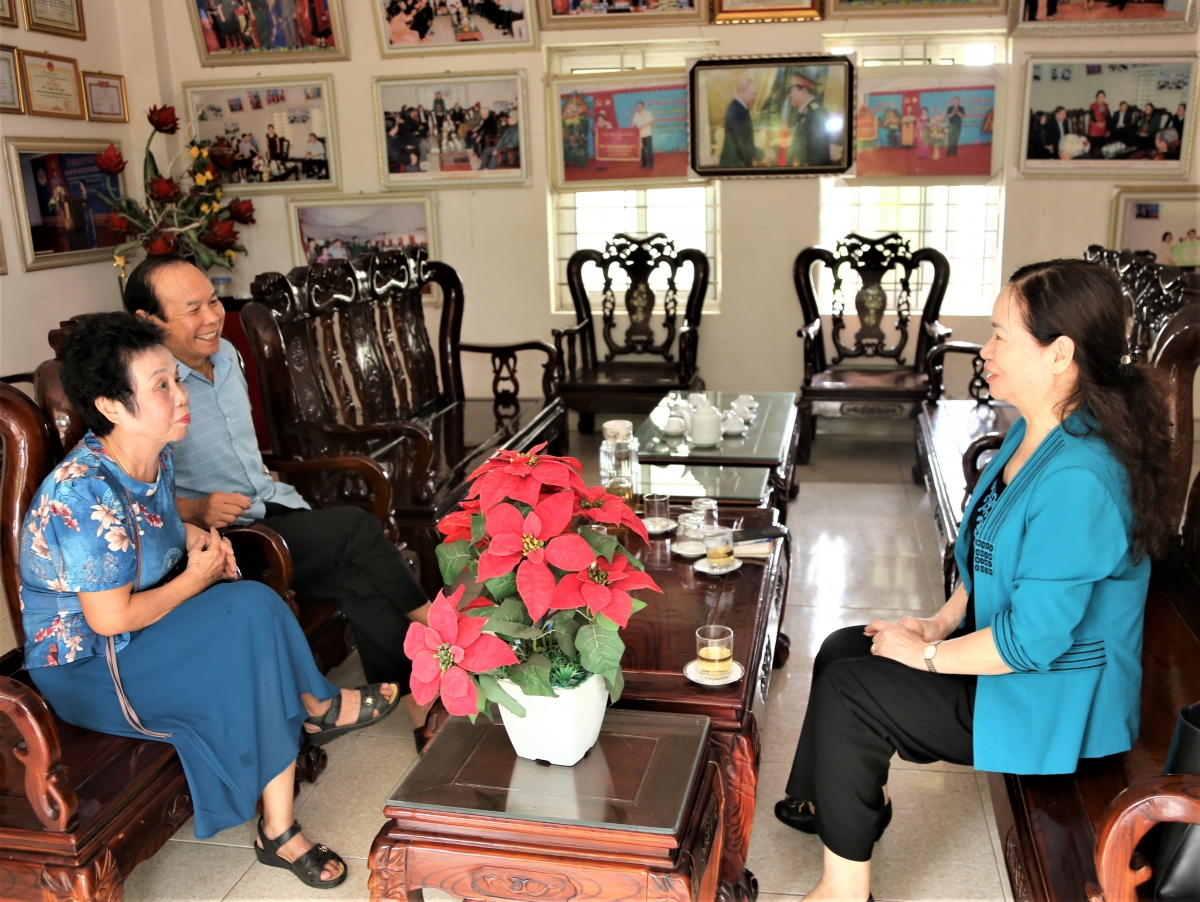 Tấm lòng nhân ái của Giám đốc cao tuổi Nguyễn Thị Nguyệt