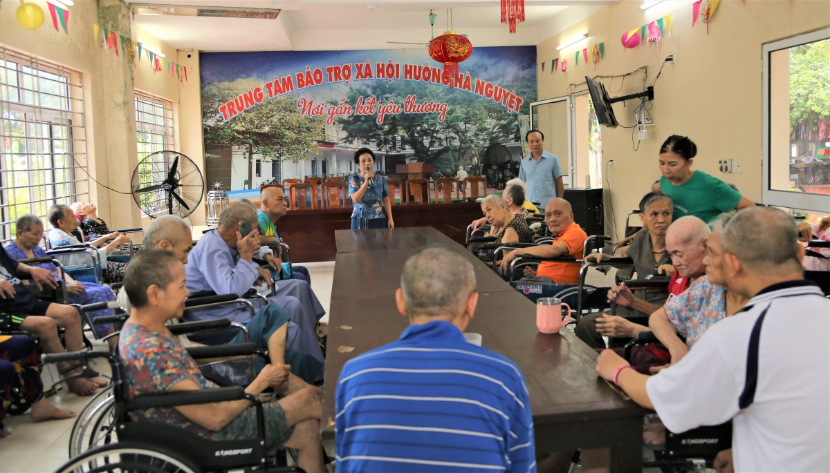 Tấm lòng nhân ái của Giám đốc cao tuổi Nguyễn Thị Nguyệt