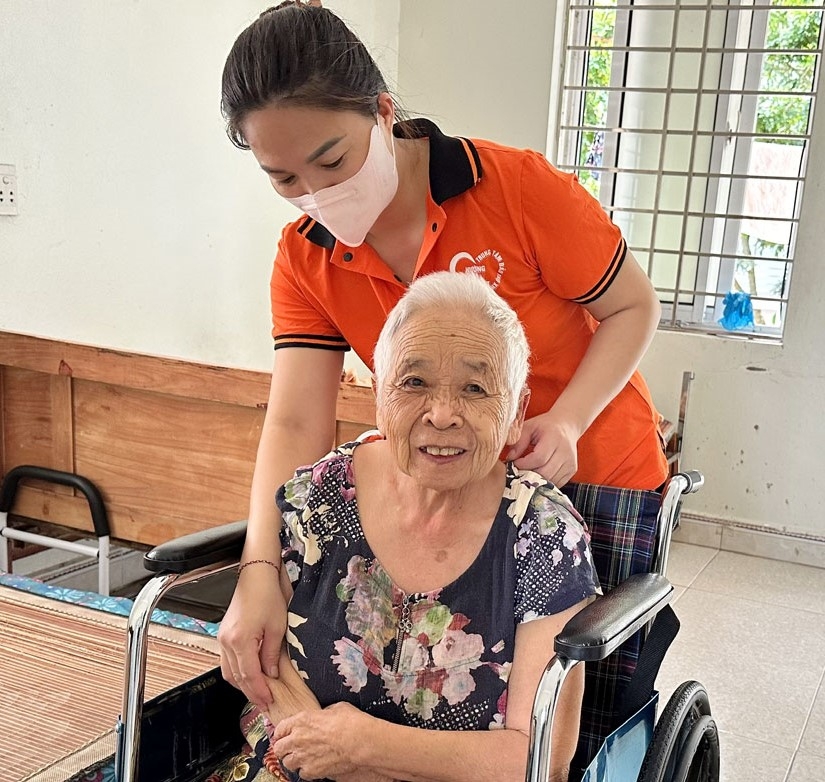 Tấm lòng nhân ái của Giám đốc cao tuổi Nguyễn Thị Nguyệt