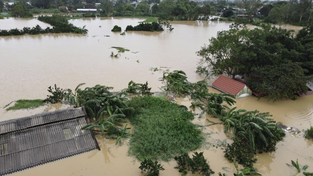 Những hình ảnh về trận lũ lịch sử sau bão số 10 tại Thanh Hóa