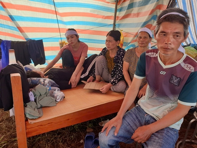 Khung cảnh xót thương của gia đình anh Nguyễn Văn Tân thôn Tân Trù xã Nông Cống khi mẹ và con trai bị nước lũ cuốn trôi