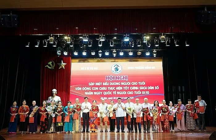 Người cao tuổi phường Đống Đa nêu gương sáng trong thực hiện chính sách dân số