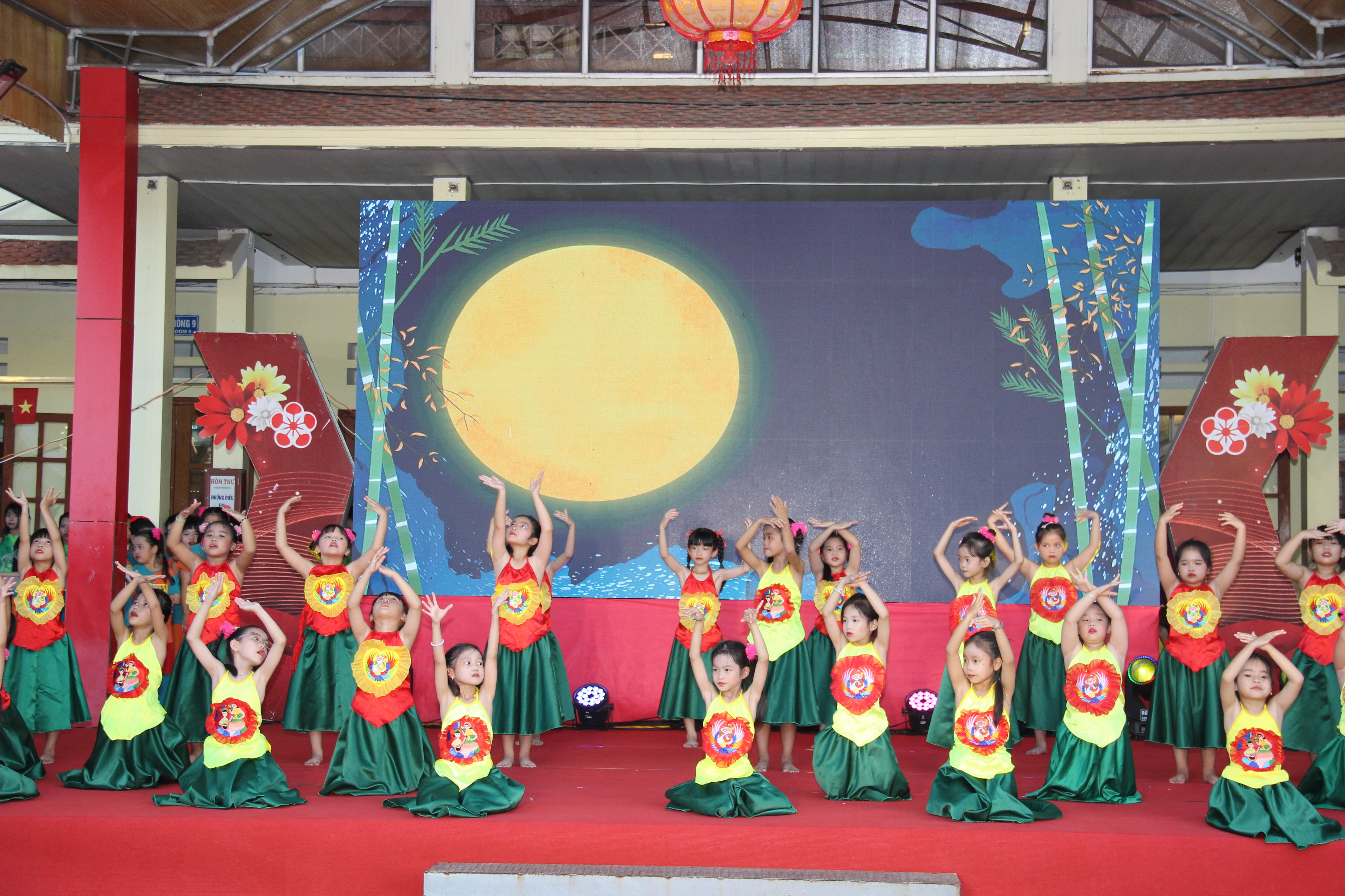 Trường Tiểu học Kiền Bái: “Vui hội trăng rằm” rộn ràng sắc màu tuổi thơ