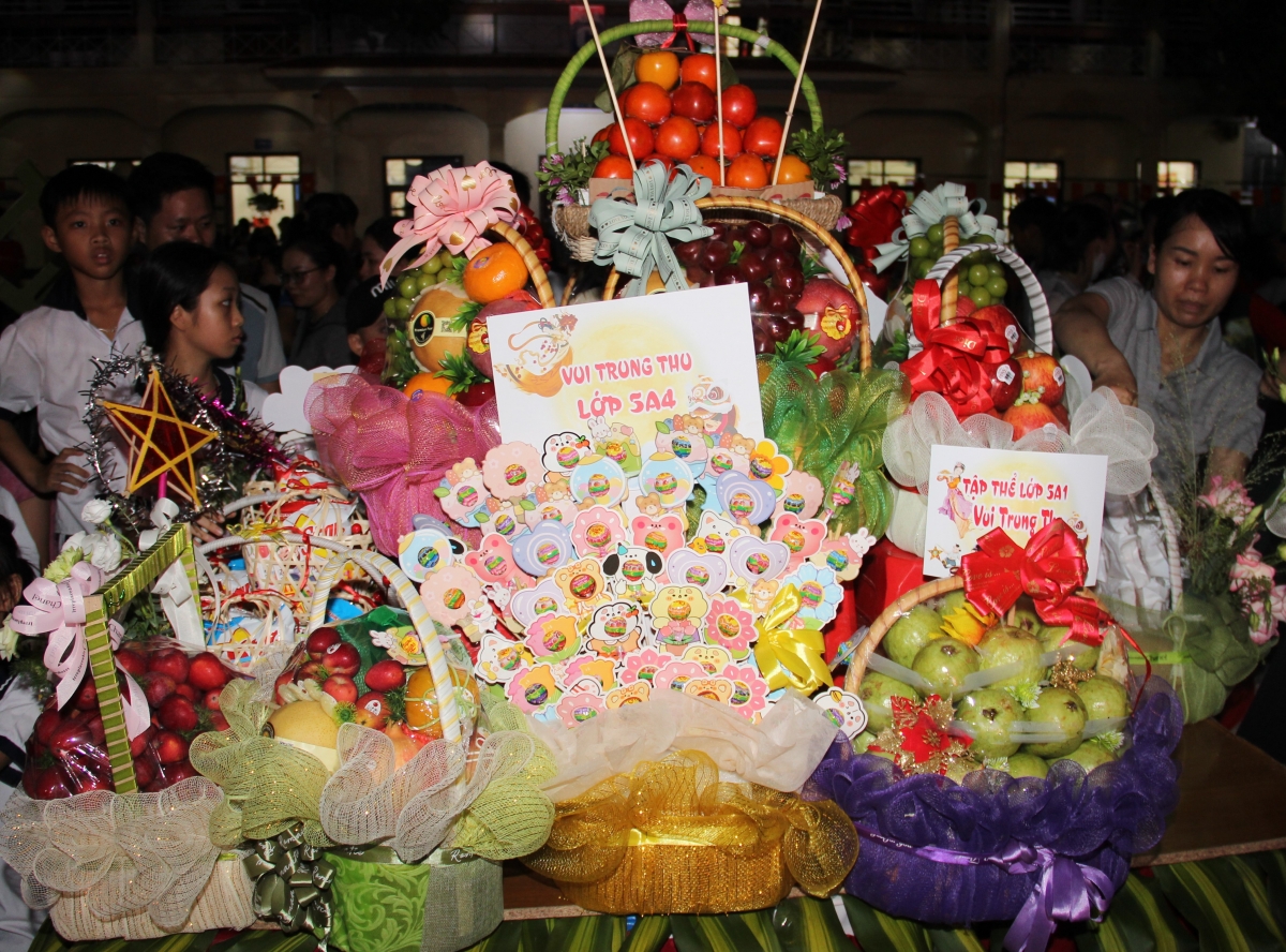 Trường Tiểu học Kiền Bái: “Vui hội trăng rằm” rộn ràng sắc màu tuổi thơ