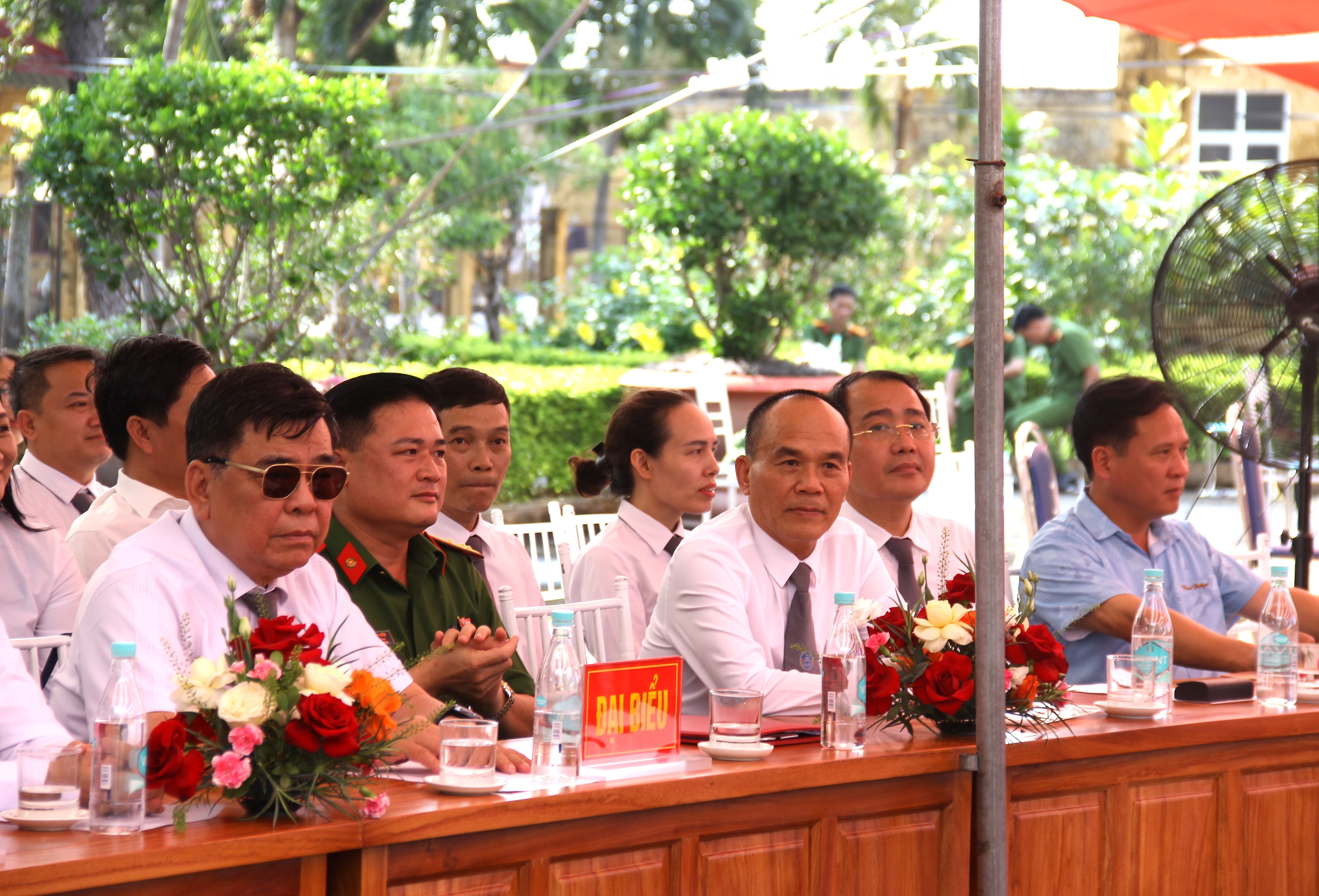 Các đại biểu tham dự chương trình.